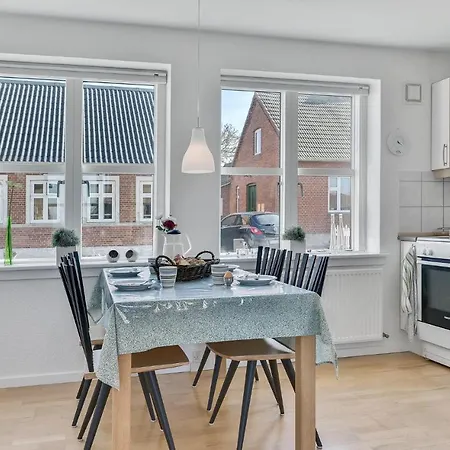 Gorgeous In With Kitchen Feriehus