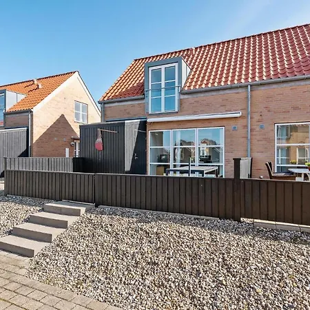 Gorgeous In With Kitchen