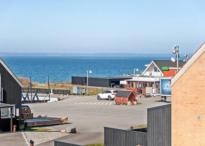 Gorgeous In With Kitchen * Tranekær