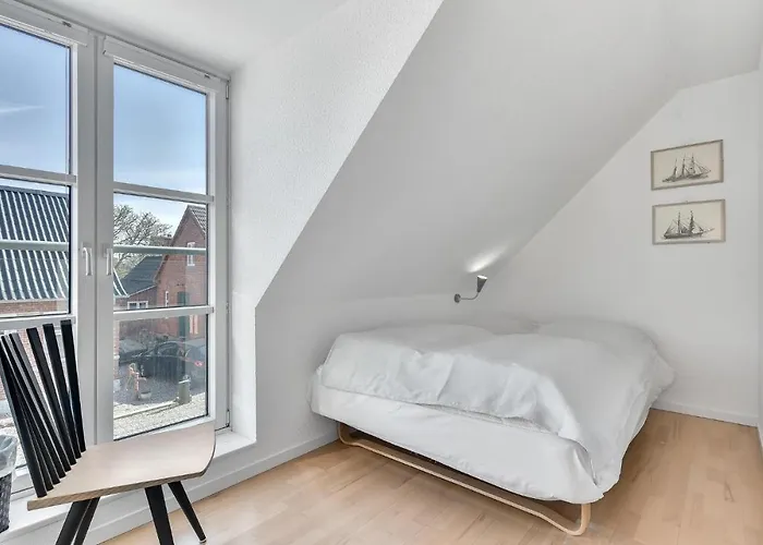 Gorgeous In With Kitchen