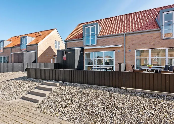 Gorgeous In With Kitchen